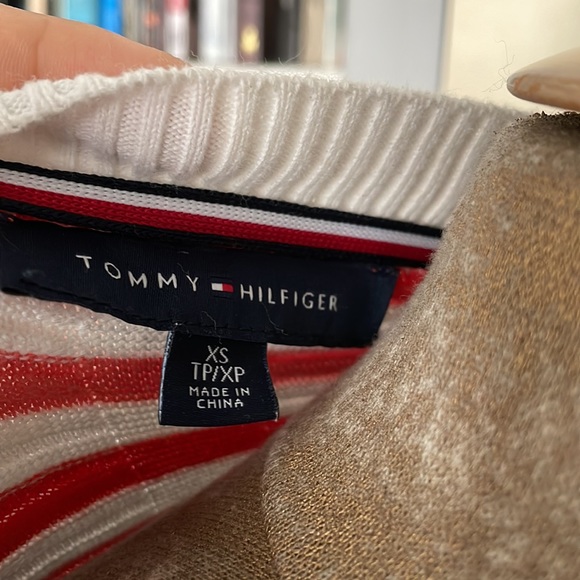 X small Tommy Hilfilger, 100% cotton long sleeve - Picture 4 of 4